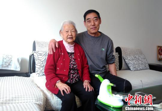 年近七旬老人悉心照料93歲母親：陪伴才是最好地盡孝
