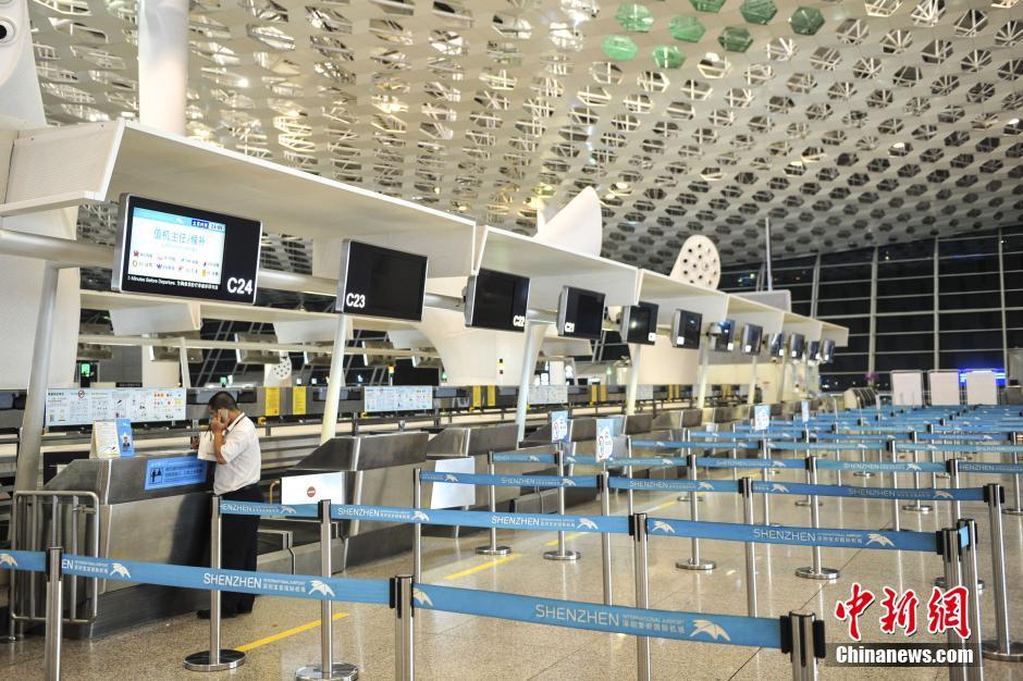 颱風“妮妲”來襲 深圳機場140班出港航班被取消