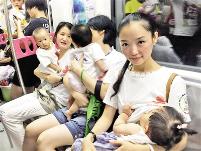 20位媽媽地鐵上集體哺乳快閃 呼籲增設母嬰室