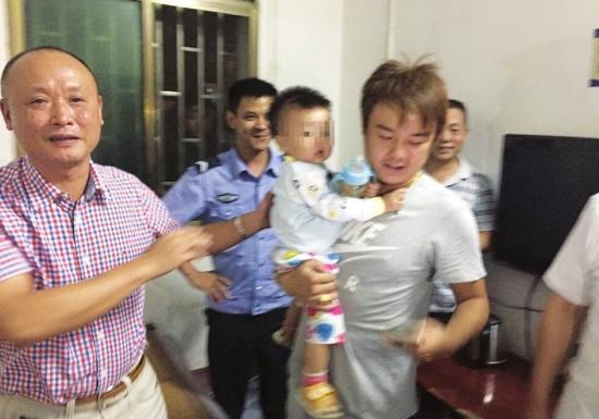 9月7日上午9點，臨武縣，一中年婦女抱走小祺（左圖）。當晚8時許，小祺在郴州市蘇仙區被成功解救。