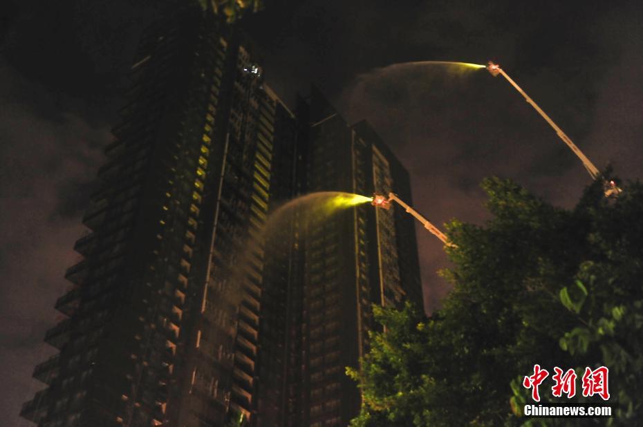 深圳南山一高層在建樓盤起火 疏散轉移135人