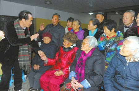 103歲老人過生三妹妹來賀長壽四兄妹加起來378歲