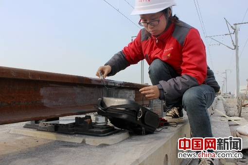 中鐵十七局集團有限公司鋪架分公司唐曹項目探傷工關改玉。