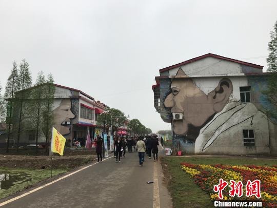 中國鄉村遇上塗鴉：文化碰撞帶來經濟發展的無限可能