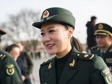 兩會巾幗風采錄：自信與美麗