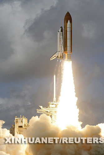 美國東部時間10月23日11時38分（北京時間10月23時38分），“發現”號太空梭從佛羅裏達州肯尼迪航太中心升空飛往國際空間站。