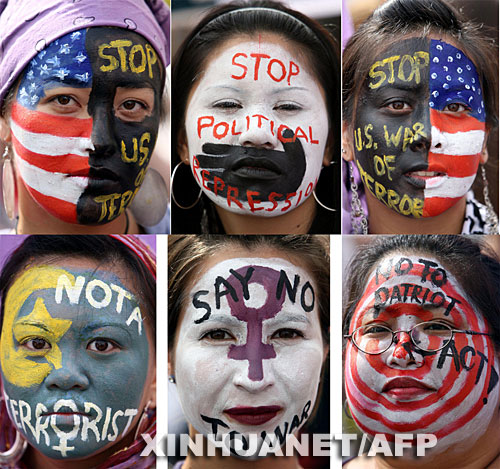10月27日，反戰示威者在美國的11個城市同時舉行遊行活動，抗議美國對伊拉克的戰爭。這是當日在洛杉磯拍攝的反戰示威者面部的拼版照片。 新華社/法新