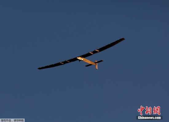 當地時間2016年6月23日，“陽光動力2號”太陽能飛機經過70小時的飛行，終於跨過了大西洋，順利降落在西班牙城市塞維利亞。世界上最大的、完全依靠太陽能為動力的“陽光動力2號”單人太陽能飛機在美國東部時間20日淩晨從紐約肯尼迪機場起飛，開始橫跨大西洋的航程。