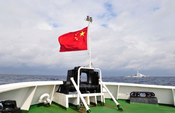 資料圖：中國海監船編隊堅守在釣魚島海域進行常態化巡航。 （新華社記者張建松攝）