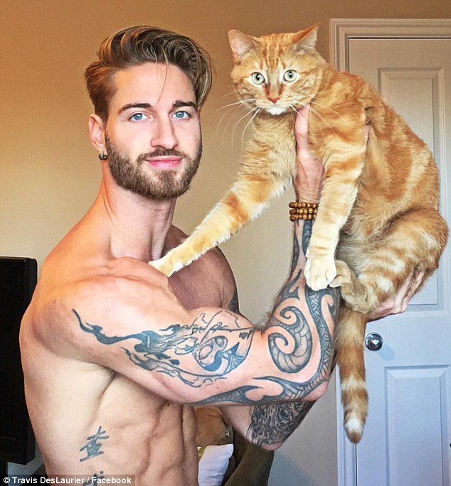 加拿大帥氣男模與愛貓健身收穫千萬粉絲