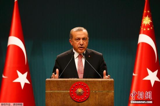 當地時間2016年7月20日，土耳其安卡拉，土耳其總統埃爾多安發表講話。土耳其總統埃爾多安稱土耳其將實施3個月的緊急狀態，此舉的目的是為了加強民主和自由。