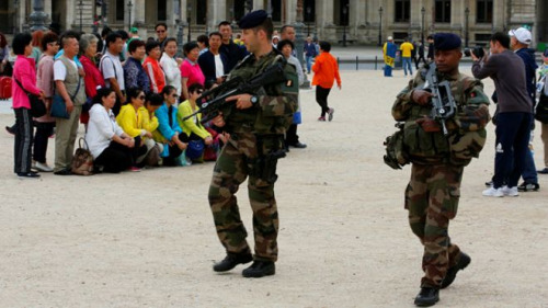 外媒：法國歹徒噴催淚瓦斯搶劫中國遊客3人受傷