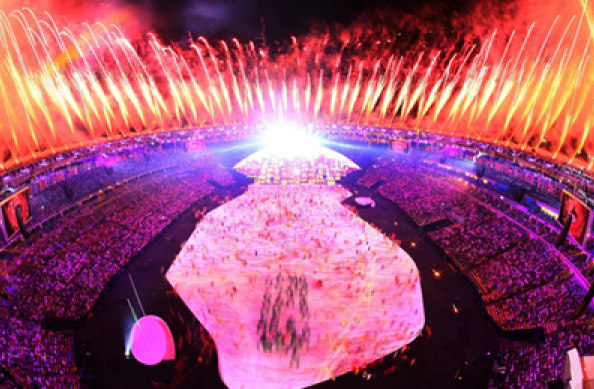 2016里約奧運會開幕式，燃放繽紛煙火。