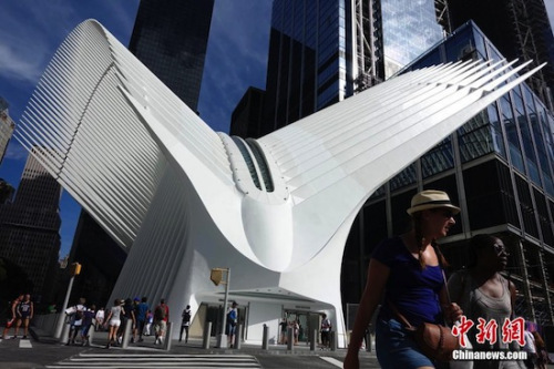 美國紐約新世貿中心開業。