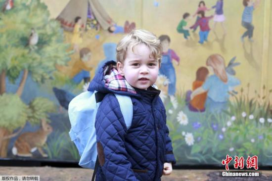 資料圖:凱特王妃所拍攝的英國喬治王子第一天上幼兒園的照片。