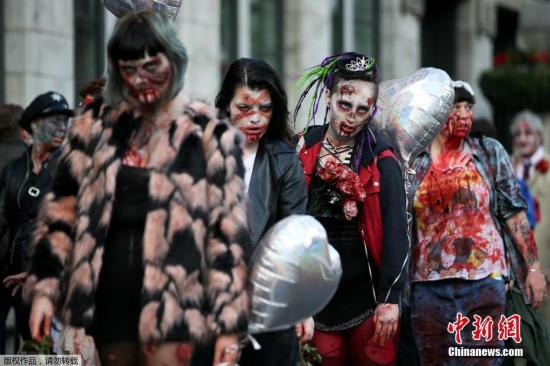 當地時間2016年10月8日，英國倫敦，民眾裝扮成僵屍走上街頭，慶祝世界僵屍日。