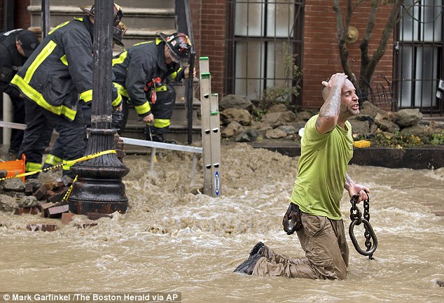 美國水管爆裂 男子親眼目睹同事被淹死