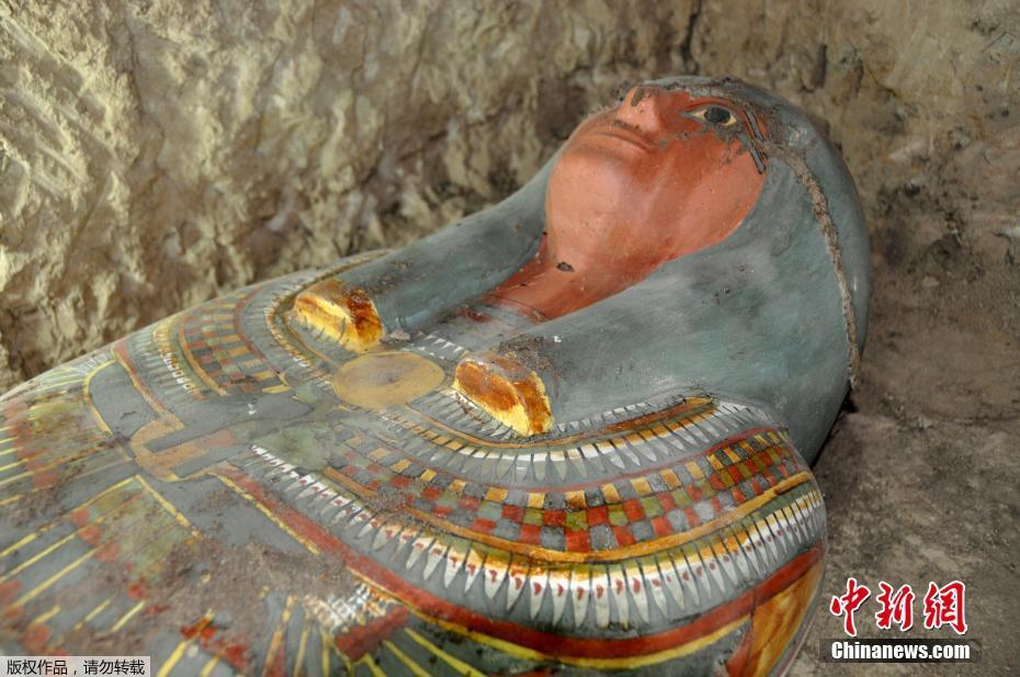 埃及新發現千年木乃伊 裝飾華麗保存完好