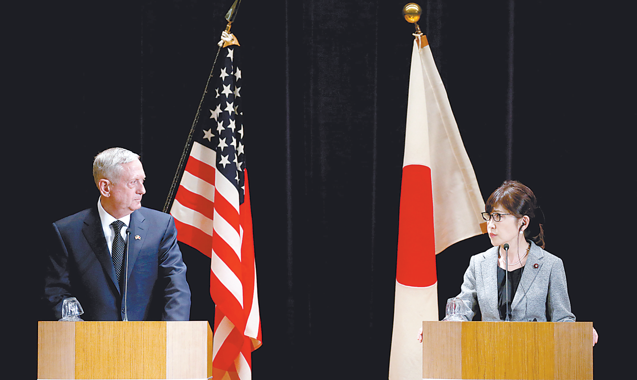  美日防長4日在東京舉行聯合記者會。