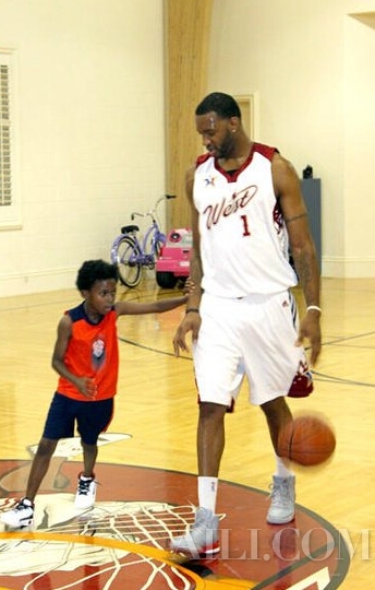 情婦成群私生子遍地 NBA狀元被逼破産