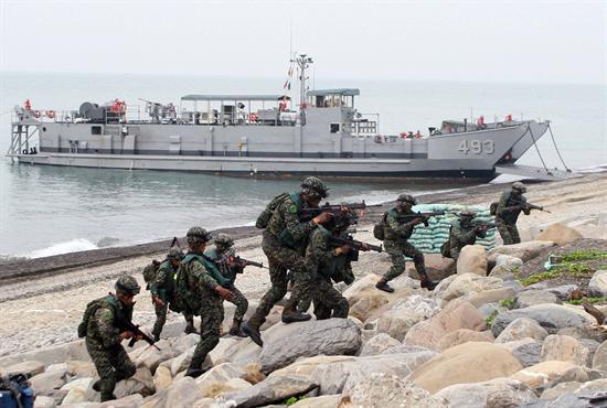 資料圖：臺灣海軍搶灘登陸密集隊形衝鋒。