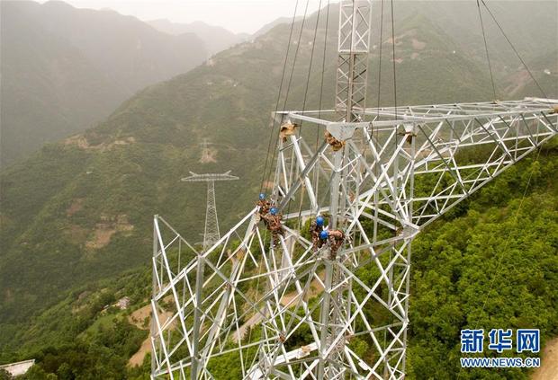 【砥礪奮進的五年�重大工程】中國特高壓 推動能源網際網路建設