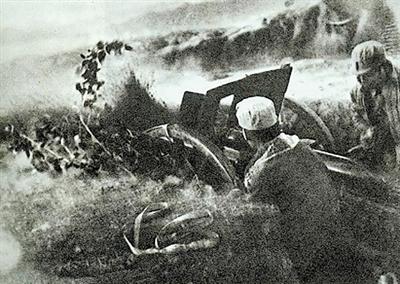 東北民主聯軍炮兵在四平保衛戰中。