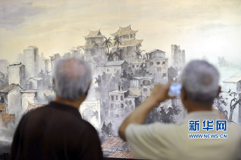 世界最長中國水墨畫“臺灣版《清明上河圖》”亮相北京