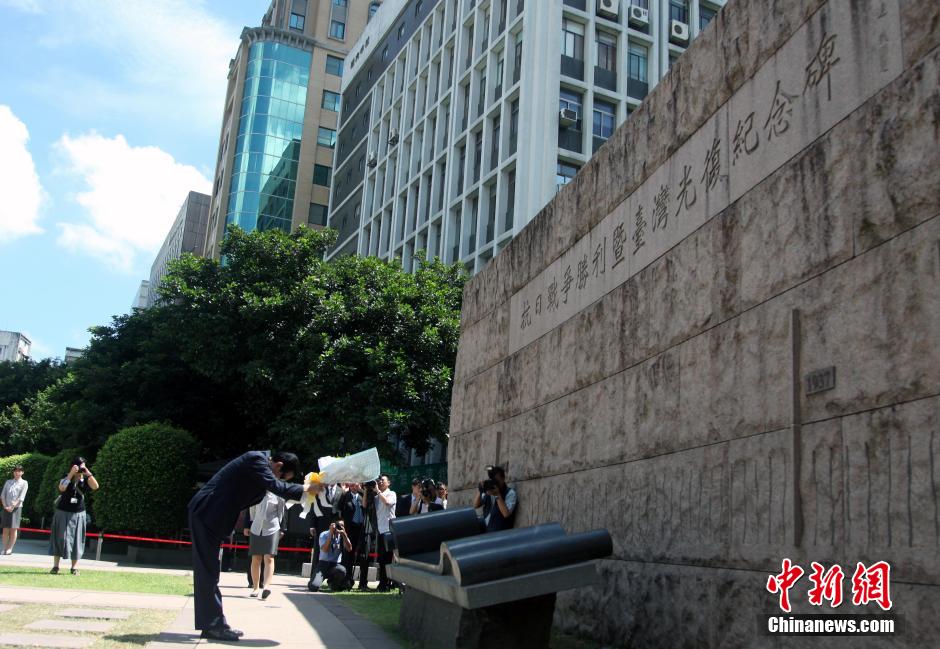 　7月7日，臺灣當局領導人馬英九在臺北出席“抗戰勝利暨臺灣光復紀念特展”開幕式。