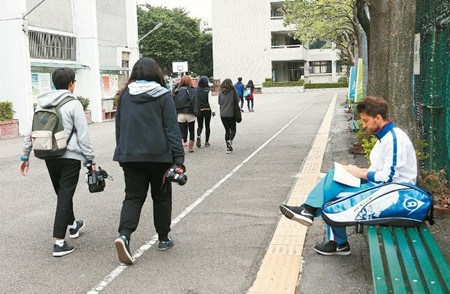臺媒:臺灣大專院校註冊率慘澹明年將減招1.4萬人