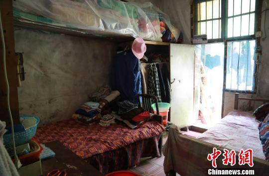 臺灣老人資助湖南家鄉百名學子 最多與18個孩子同住