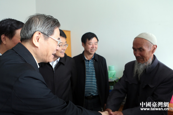 9月14日，正在甘肅調研的張志軍廣河縣敬老院，為孤寡老人送來一份祝福與溫暖。