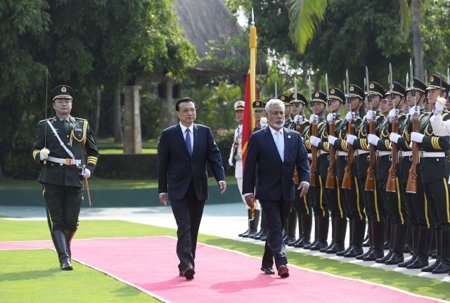 4月9日上午，李克強在三亞舉行歡迎儀式歡迎東蒂汶總理沙納納訪華 。人民日報記者吳樂珺攝