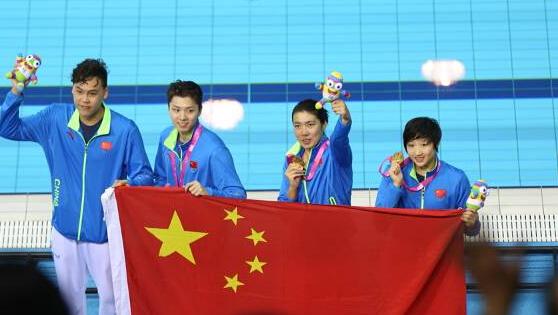 中國摘本屆青奧第二金 自由泳接力絕對優勢奪冠