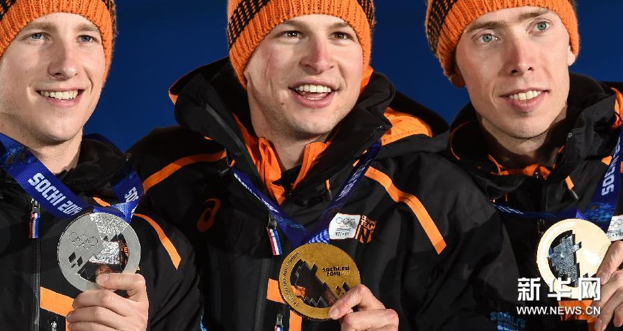 （冬奧會�領獎臺）（1）速度滑冰——男子5000米頒獎儀式