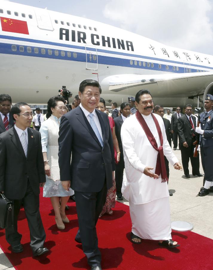 習近平抵達科倫坡開始對斯里蘭卡進行國事訪問