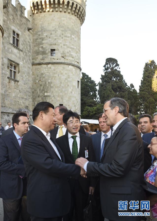 7月13日，國家主席習近平在希臘羅德島會見希臘總理薩馬拉斯。 新華社記者李學仁攝