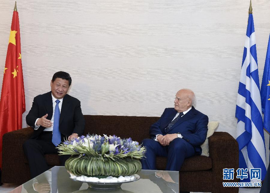 7月13日，中國國家主席習近平在希臘羅德島會見希臘總統帕普利亞斯。 新華社記者 李學仁 攝